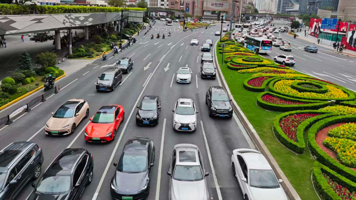 China's 2025 auto market hits new highs in both annual sales, output