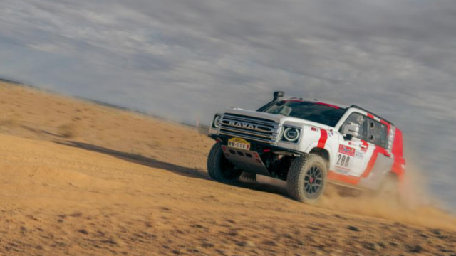 Deep Waters of Intelligent Driving: Can Traditional Automakers Break Through with AI?